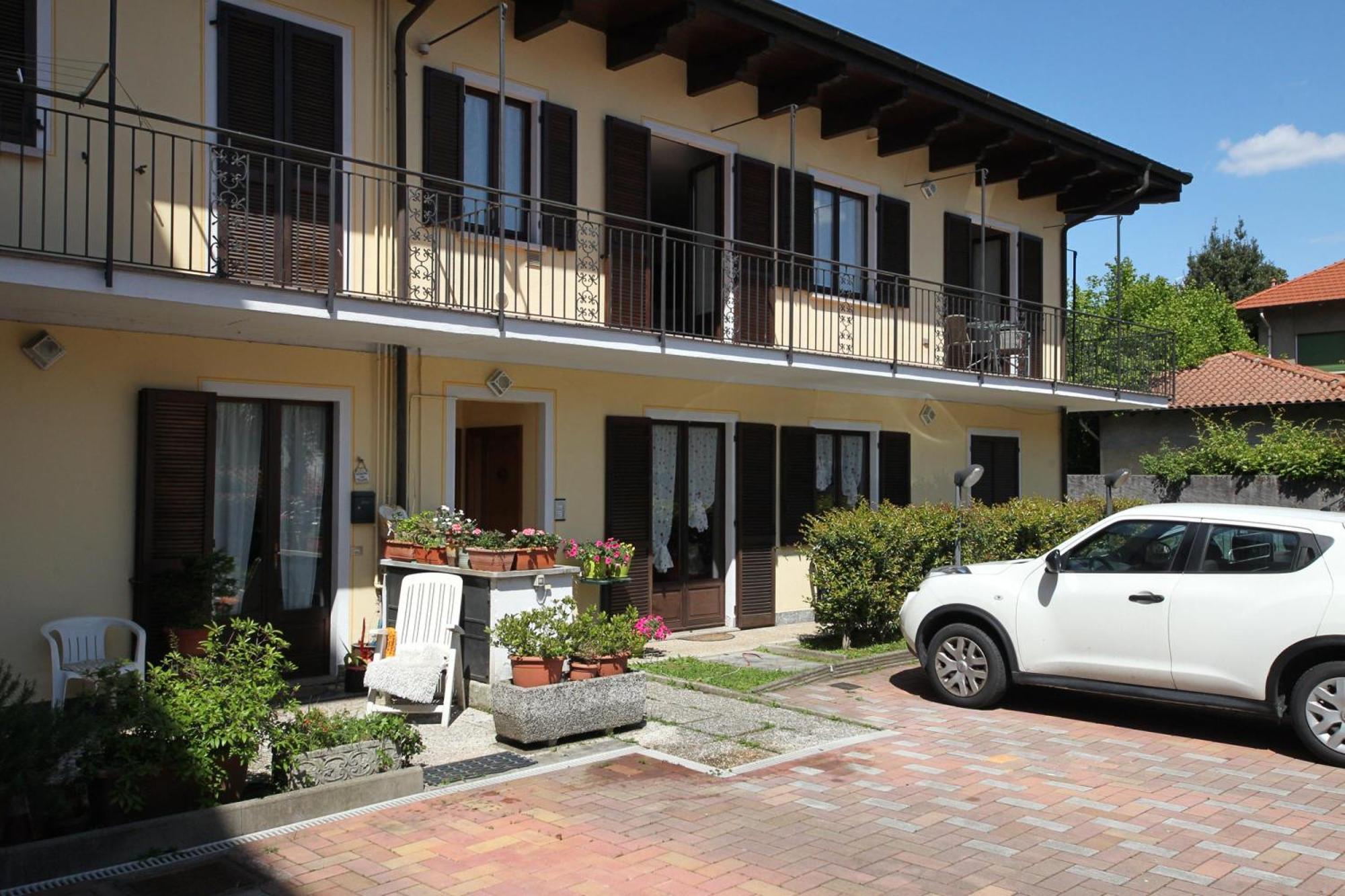 Petalo Bianco 100M From Lake - Happy Rentals บาเวโน ภายนอก รูปภาพ