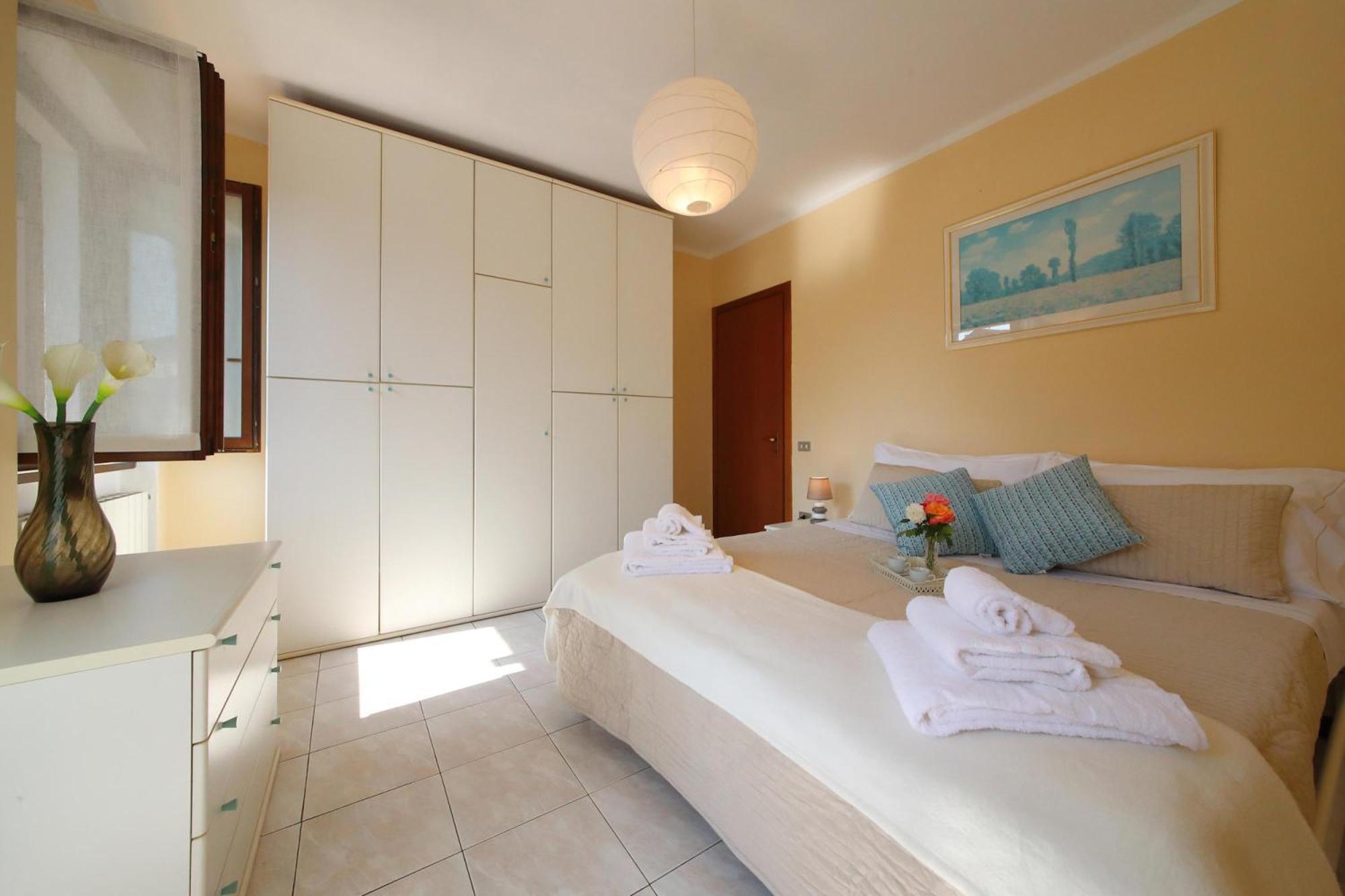Petalo Bianco 100M From Lake - Happy Rentals บาเวโน ภายนอก รูปภาพ